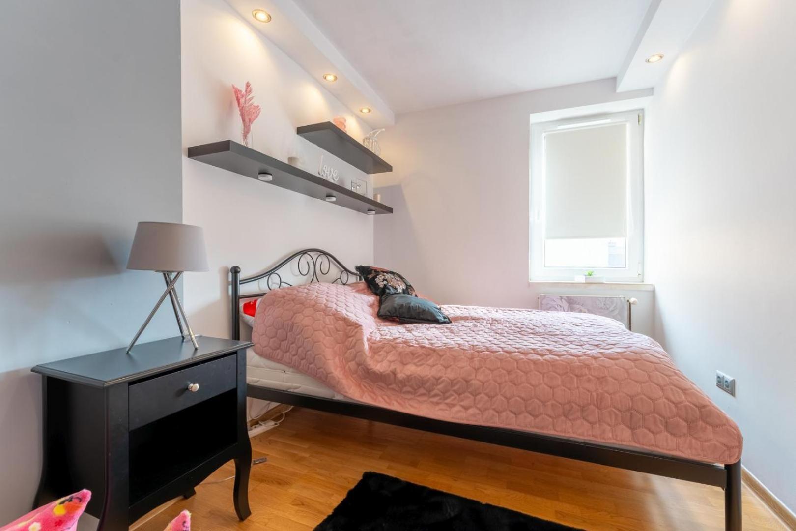 Apartament Ratuszlove - 2 Osobne Sypialnie, Z Widokiem Na Ratusz - By Spaceapart Еленя-Гура Экстерьер фото