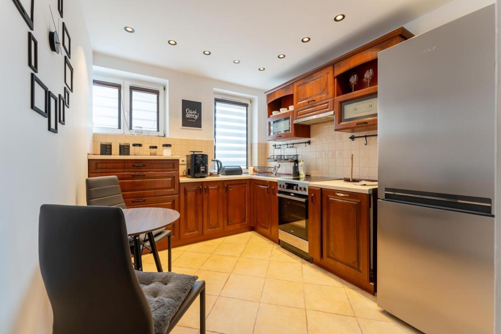 Apartament Ratuszlove - 2 Osobne Sypialnie, Z Widokiem Na Ratusz - By Spaceapart Еленя-Гура Экстерьер фото