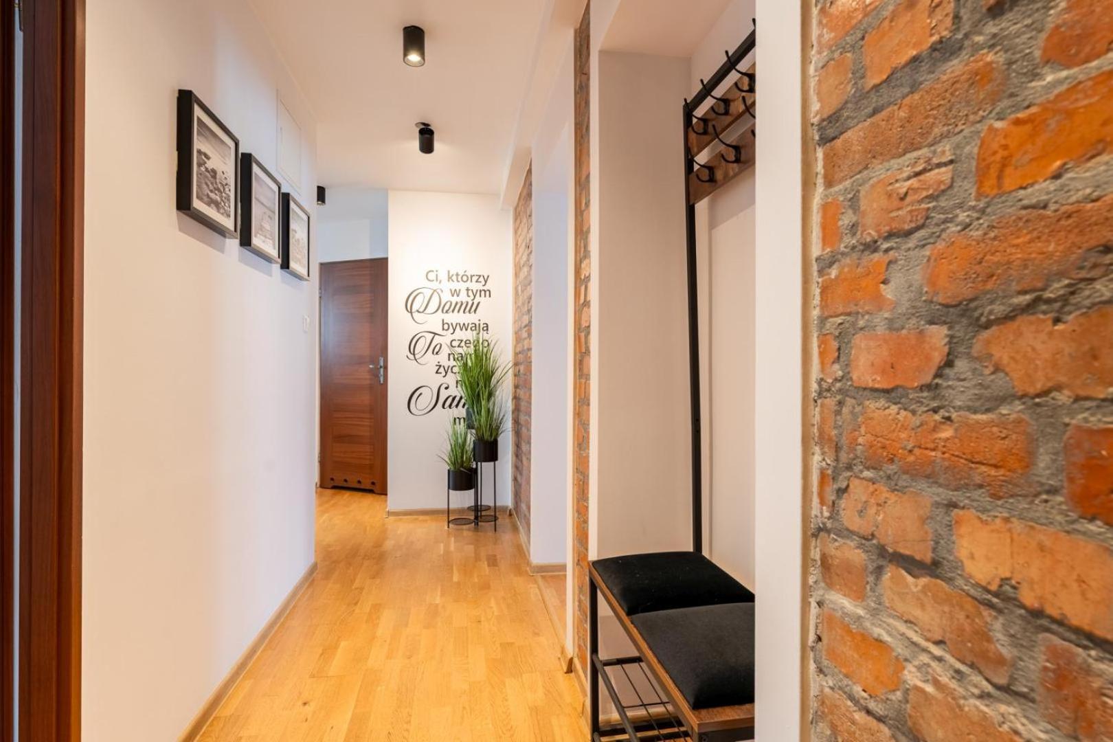 Apartament Ratuszlove - 2 Osobne Sypialnie, Z Widokiem Na Ratusz - By Spaceapart Еленя-Гура Экстерьер фото